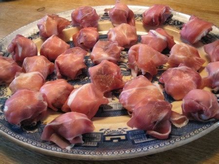 The Easy Last Minute Canape- Goats Cheese, Fig and Prosciutto Parcels ...