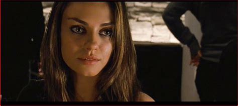 Milla Kunis in Black Swan make up beige | Mila kunis hair, Mila kunis, Hair makeup