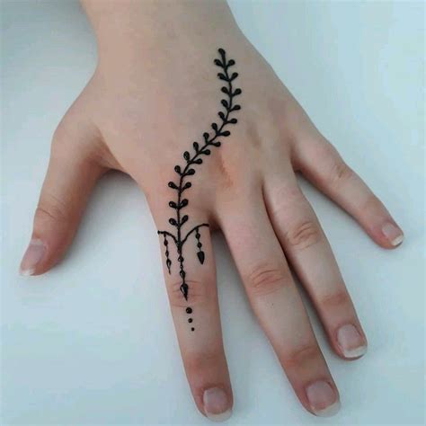 Pin by Tia nct on Hand Art | Henna tattoo designs hand, Simple henna tattoo, Henna tattoo ...