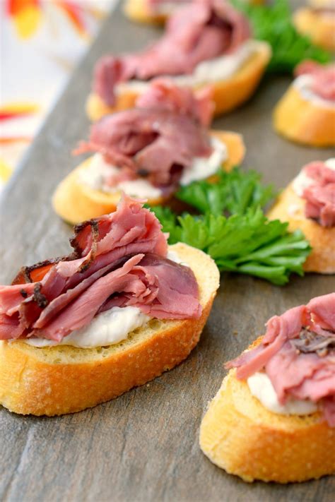 Roast Beef Crostini | Recipe | Bite size appetizers easy, Bite size ...