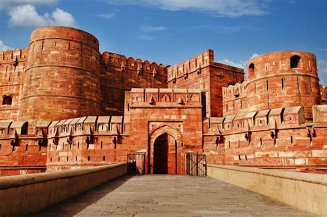 Who built the Red Fort? Know About Red Fort Agra and Red Fort Delhi