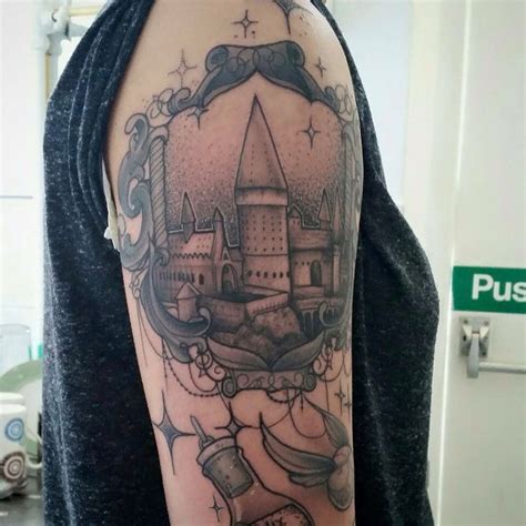 Hogwarts Tattoo | Fandom tattoos, Hogwarts tattoo, Tattoos