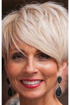 Cheveux Beiges, Silver Sisters, Latest Hairstyles, Short Hair Styles, Hair Beauty, Anti, Ikea ...
