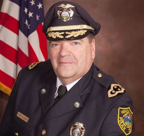 Hingham police chief retires amid ongoing ‘thin blue line’ flag controversy – Boston Herald