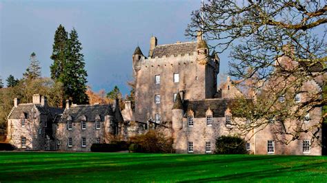 Tour of Loch Ness & Scottish Castles: Adult Only | Disney Cruise Line