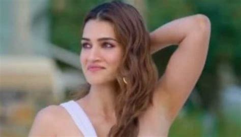 Kriti Sanon impresses fans with her glam avatar in ‘Shehzada’ new song ‘Munda Sona Hoon Main ...