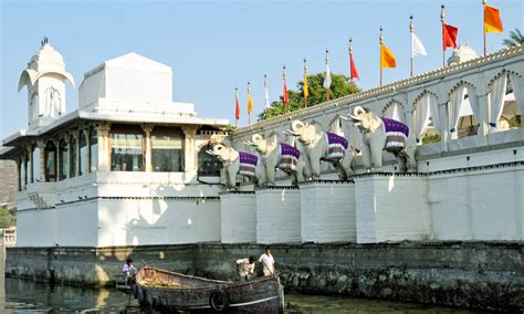 Jag Mandir: A Hindu Palace with a Muslim Building | donknebel.com