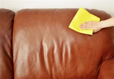 How to Clean Leather Furniture Naturally in 5 Minutes