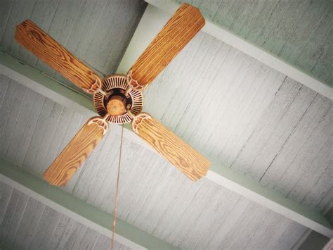 How Your Ceiling Fan Can Help During Winter - Kennihan Plumbing ...