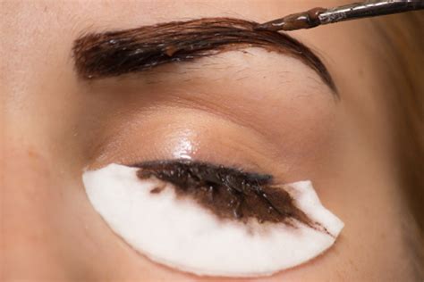 LATEST WAYS FOR TINT WOMEN EYEBROWS IN 2020