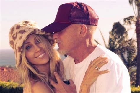 Miley Cyrus may have a new stepdad as Tish Cyrus gets engaged to Prison Break star | Marca