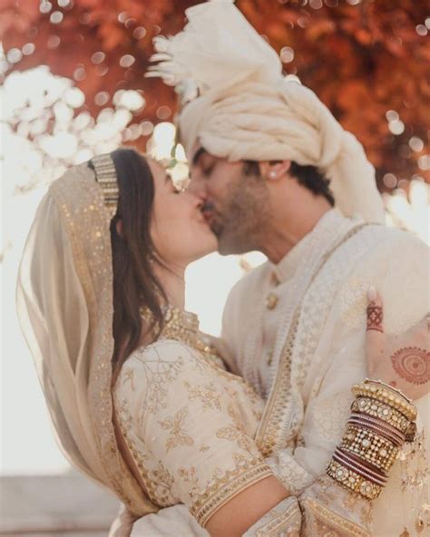 Alia-Bhatt-and-Ranbir-Kapoor's-wedding-pictures (8) - K4 Fashion