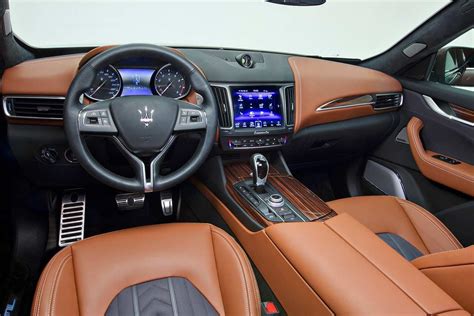 2018 Maserati Levante Interior | AUTOBICS