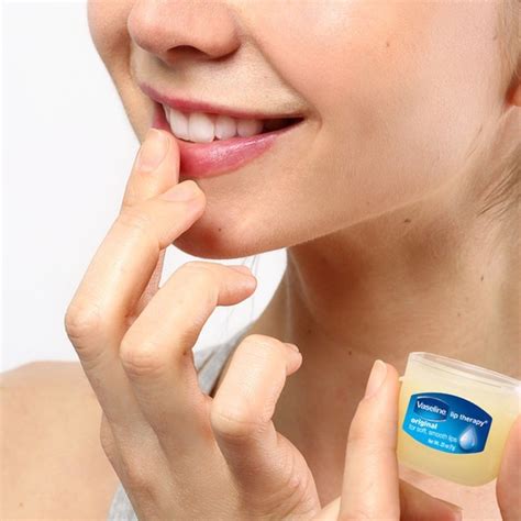 5 Vaseline Beauty Hacks to Know Now That It's Officially Dry-Skin Season | Beauty tips for skin ...