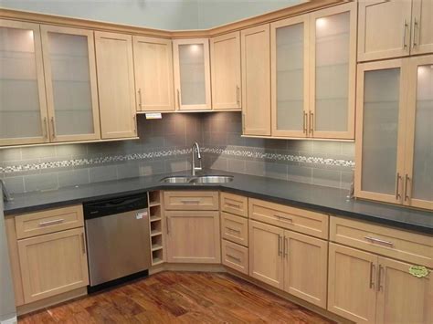 Kitchen Colors With Light Maple Cabinets