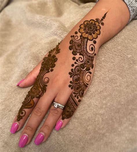 Fancy Simple Arabic Mehndi Designs For Left Hand