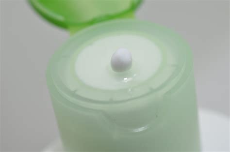 Simple Skincare Protecting Light Moisturizer Review and A Chance to Try ...