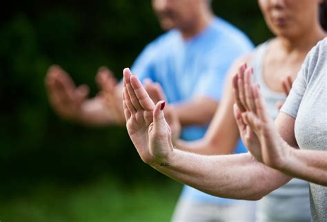 Tai Chi for Seniors & Older Adults: Benefits, Tips, & Free Classes [2023]