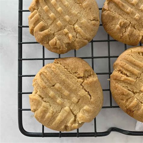 Easy Ginger Nut Biscuits Recipe - Create Bake Make