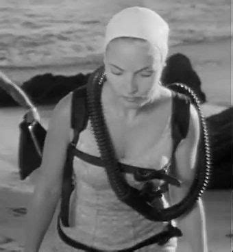 Jan Mason (Jan Harrison) in Sea Hunt: S02E18 Underwater Curtain (1959) | Шапочка