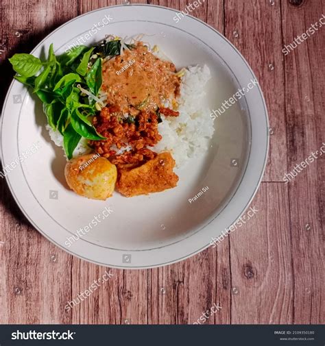 Eat Pecel Rice Side Dishes Bali Stock Photo 2109350180 | Shutterstock