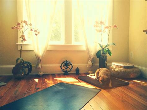 Kathryn Budig's Yoga Room … | Home yoga room, Zen yoga room, Yoga room