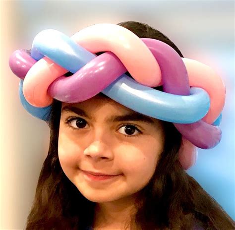 How to Make an Easy Braided Balloon Crown in 2022 | Balloon crown, Easy balloon animals, Balloons