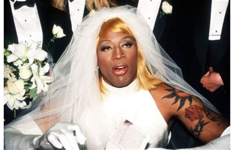 Photos - Bild - Galeria: DENNIS RODMAN WEDDING DRESS