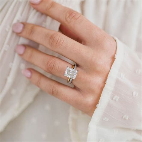 Best engagement ring shapes for active woman - treeqery