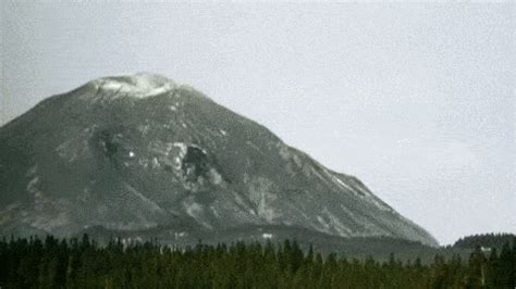 Mount St. Helens' Historic Volcanic Eruption is Relived Through 3D ...