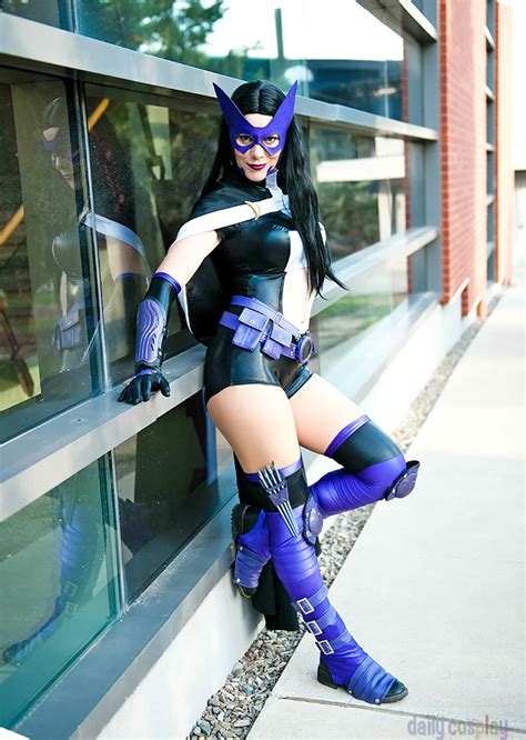 Huntress from Justice League Unlimited - Daily Cosplay .com