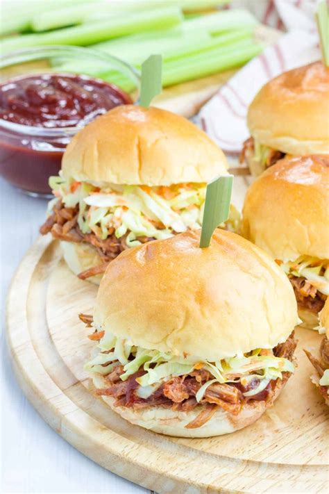 20 Best Rolls & Buns for Pulled Pork Sliders - The Tasty Tip