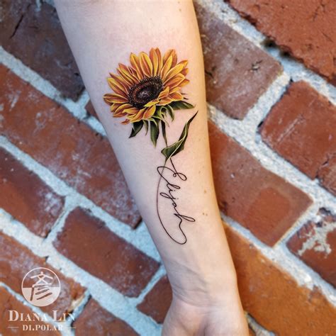 Sunflower tattoo- Artist Instagram @Di.polar | Sunflower tattoo ...