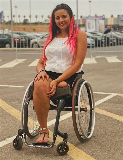 Pin by Deane ♿ on Pretty Ladies who are Leg Amputees | Prosthetic leg, Amputee, Pretty woman