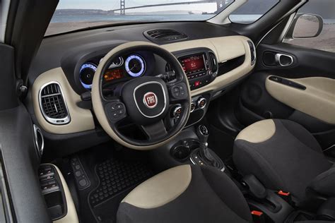 Fiat 500L Lounge (2014) - HD Picture 18 of 20 - #78427 - 3000x2000