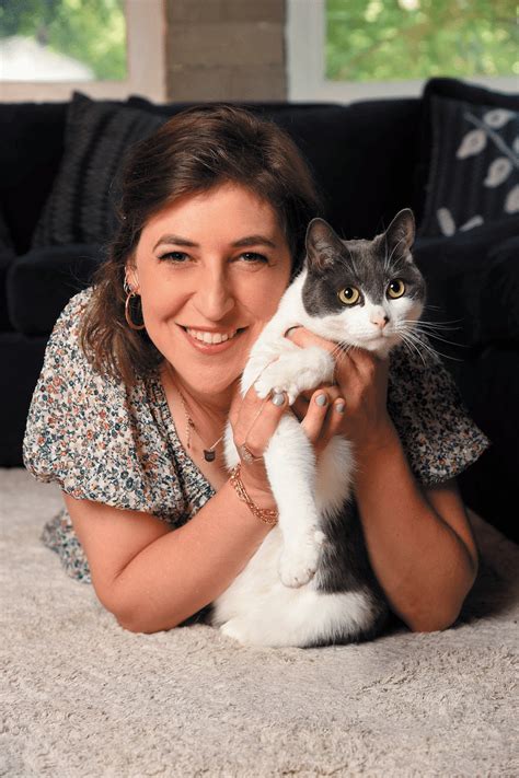 How Mayim Bialik is Doing Better for Cats - Cat Empire