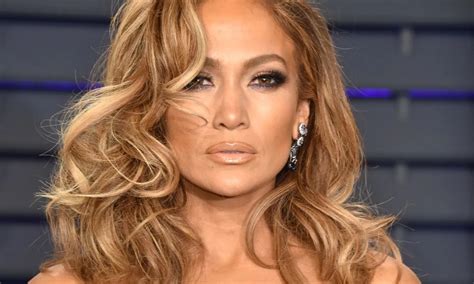 20 Best Jennifer Lopez Songs of All Time - Singersroom.com