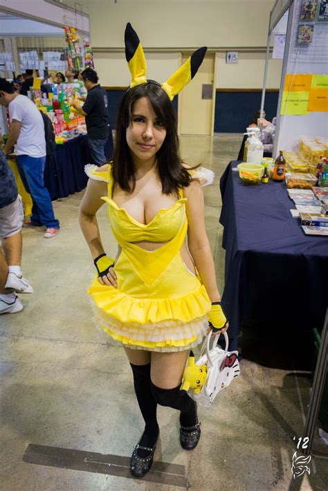 Pikachu girl cosplay | Animoe