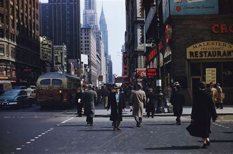 39 Fascinating Color Snapshots That Capture Street Scenes of New York From the 1940s ~ vintage ...