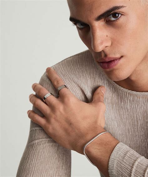 31 Best Men’s Jewelry Brands to Know and Gift This Year | Vogue