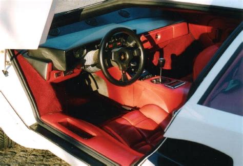 LAMBORGHINI COUNTACH - Review and photos