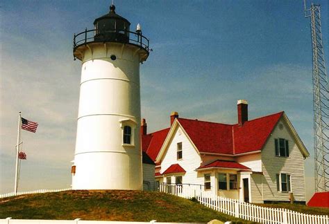 Al's Lighthouses: A Massachusetts Beauty - Nobska Point Lighthouse