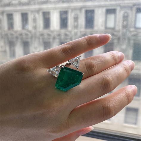 Lorraine Schwartz’s Instagram profile post: “May is for #emerald 💚 This is one of my favorite # ...