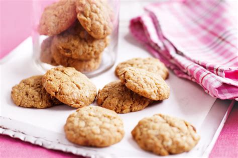 Chewy Anzac biscuits