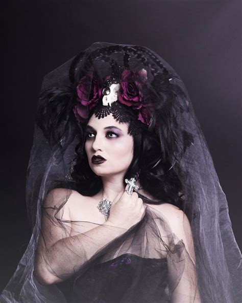 The Black Rose † Goth | Rose goth, Gothic wedding, Model