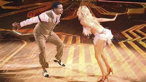 Dance, Carlton! Alfonso Ribeiro tops 'Dancing With the Stars' premiere ...