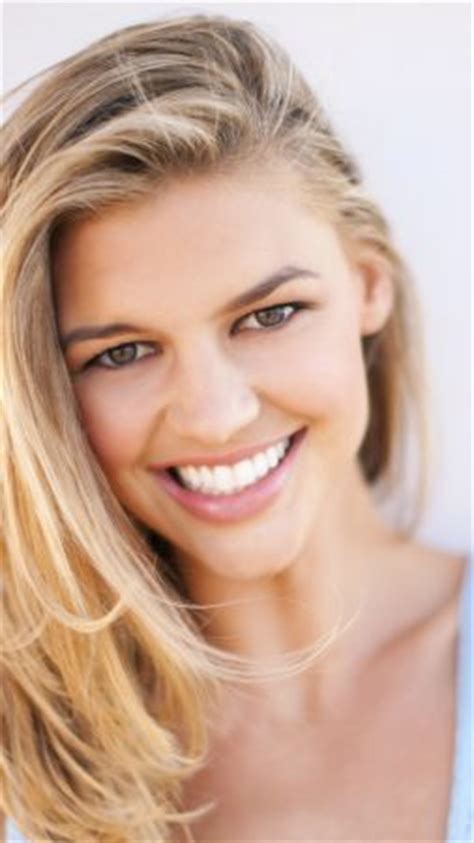 Wallpapers "Kelly Rohrbach" 2 Images