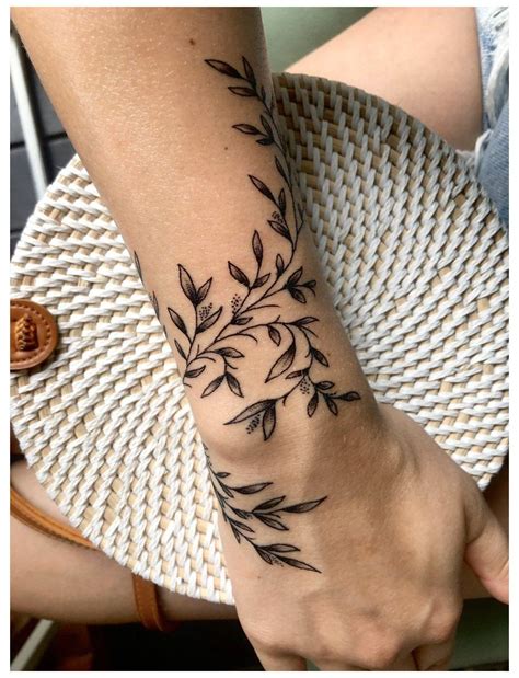 Wraparound vines #wrap #around #wrist #tattoos #wraparoundwristtattoos | Ideas de tatuaje ...