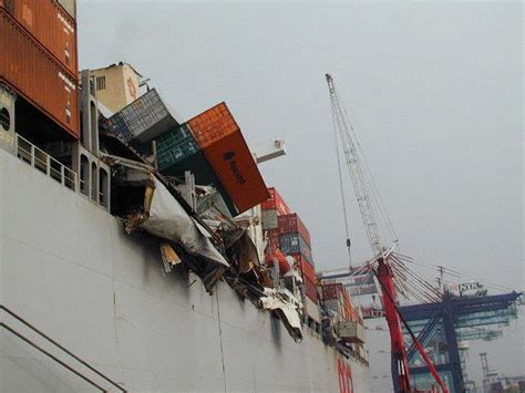 Accidents with Container Ships (95 pics) - Izismile.com