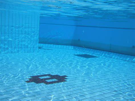 File:Swimming pool underwater 1.JPG - Wikimedia Commons
